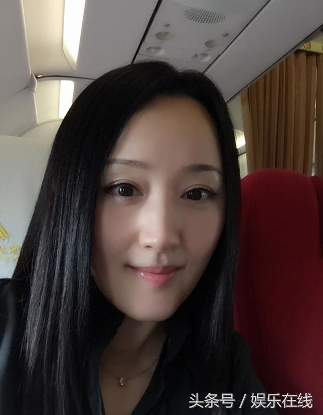 杨钰莹近照，玉女形象崩塌，嫁小四岁富商？