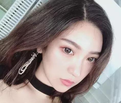 与毛阿敏齐名的女星，当红时淡出歌坛，女儿比她美却无心娱乐圈？