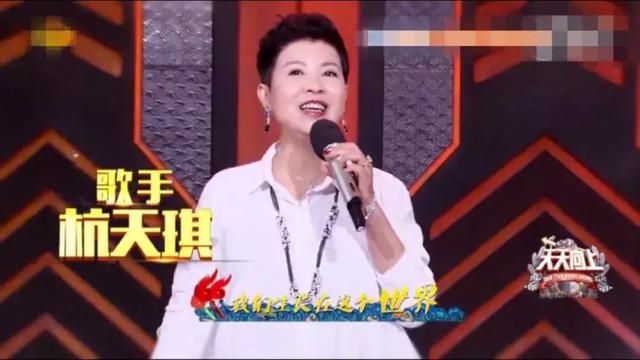 与毛阿敏齐名的女星，当红时淡出歌坛，女儿比她美却无心娱乐圈？