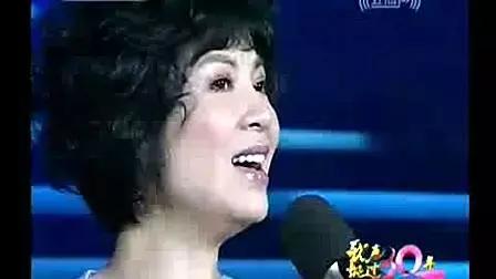 与毛阿敏齐名的女星，当红时淡出歌坛，女儿比她美却无心娱乐圈？