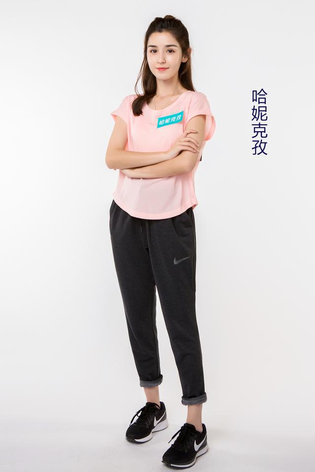 22岁新疆美女哈妮克孜，古装艳惊私服更是清新，颜值媲美佟丽娅