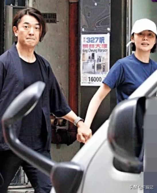 郑伊健经常陪蒙嘉慧牵手逛街吃饭 老婆未同行他就和全男班出行