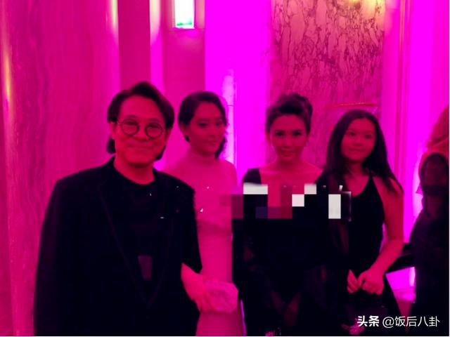 李连杰陪爱女参加晚宴满脸慈爱，19岁女儿长发披肩颜值不输妈妈