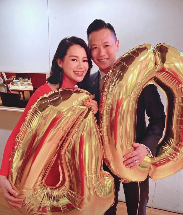 胡杏儿与老公庆祝结婚四周年 李乘德称赞胡杏儿是最完美的老婆