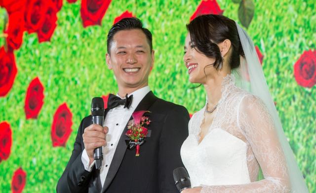 胡杏儿与老公庆祝结婚四周年 李乘德称赞胡杏儿是最完美的老婆