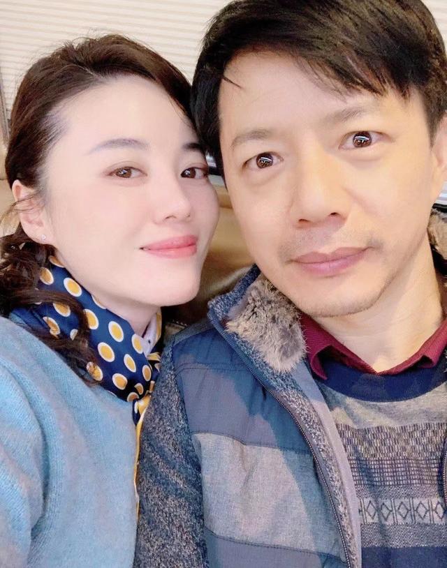 段奕宏娇妻罕见秀恩爱！两人合影似夫妻脸，还意外曝光要合作？