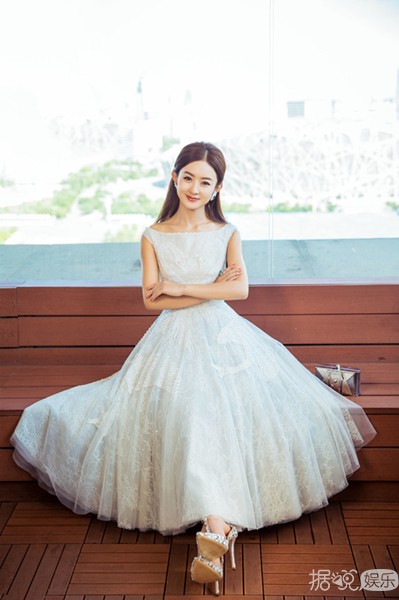 芭莎明星慈善夜你们看到了什么？我看到了颜值和一场完美时装show啊