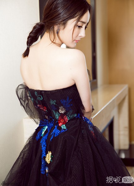 芭莎明星慈善夜你们看到了什么？我看到了颜值和一场完美时装show啊