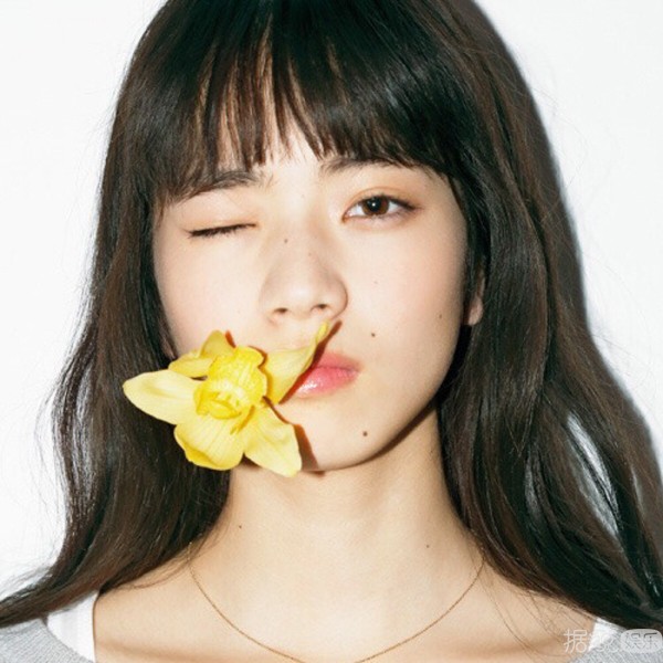 权志龙和没和小松菜奈谈恋爱我不知道，我只知道这妹子真的很日系小清新！
