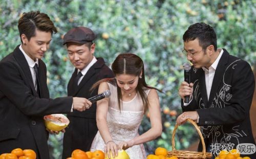 女星不易做！当年的小胖兔颖儿现在瘦成了排骨精...