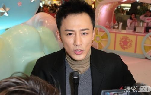 女星不易做！当年的小胖兔颖儿现在瘦成了排骨精...