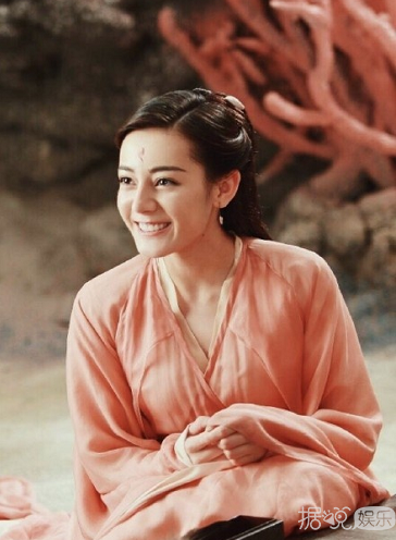 《三生三世十里桃花》凤九上线 迪丽热巴真的是美呆了
