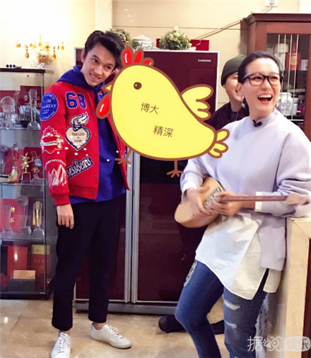 迪玛希做客谭晶家学做包饺子 饺子来一打谢谢！