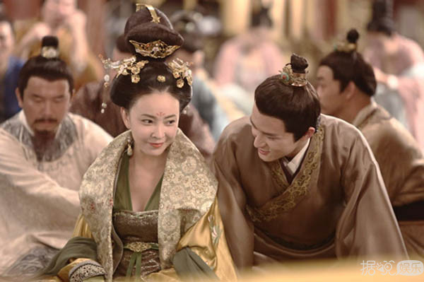 《大唐荣耀》开虐上热搜 景甜最后死了 除了任嘉伦没有一个人有好下场