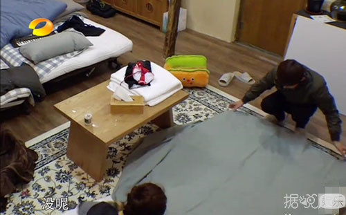 43岁的何炅首次否认结婚 多年来的神秘女友和性取向成未解之谜 43岁的何炅首次否认结婚 多年来的神秘女友和性取向成未解之谜