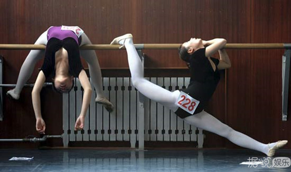 景甜刘诗诗身体的柔韧度这么好 原因是这个...