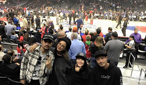 袁弘张歆艺NBA看球赛 女方的一条微博暗示真怀上了？