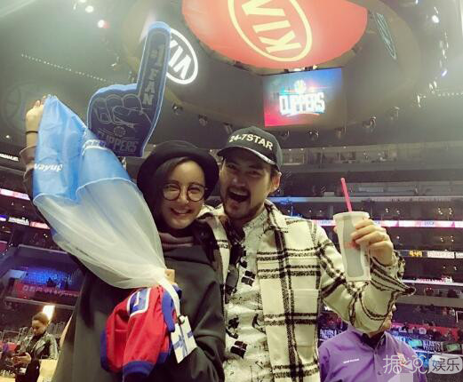 袁弘张歆艺NBA看球赛 女方的一条微博暗示真怀上了？