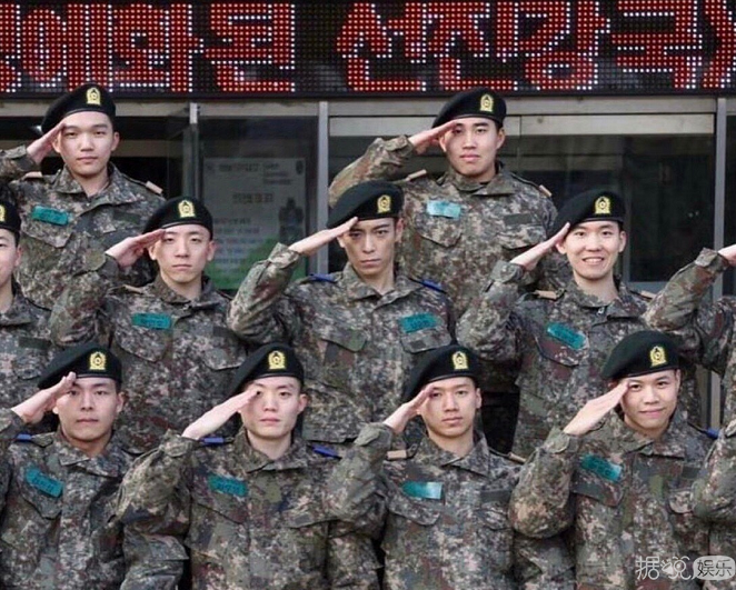 TOP崔胜铉入伍 军装照帅一脸血 权志龙不舍落泪