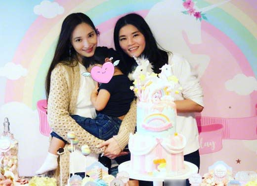 吴佩慈为女儿办3岁生日趴 梁静茹大S阿雅都出席了惟独缺他……