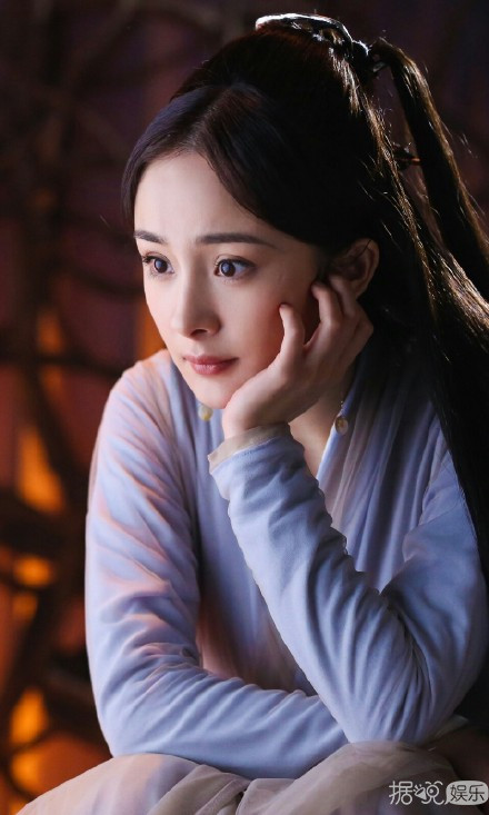 杨幂赵又廷滚床单尺度超大 杨幂耳朵通红让人直呼好害羞