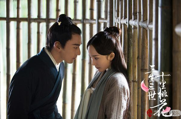 杨幂赵又廷滚床单尺度超大 杨幂耳朵通红让人直呼好害羞