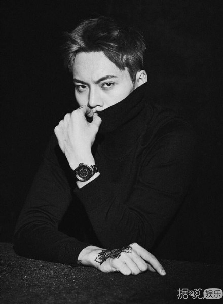 陈伟霆微博和INS完全两幅面孔？