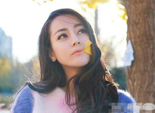 迪丽热巴10年前旧照曝光 实力演绎美人如何养成记