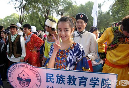 迪丽热巴10年前旧照曝光 实力演绎美人如何养成记