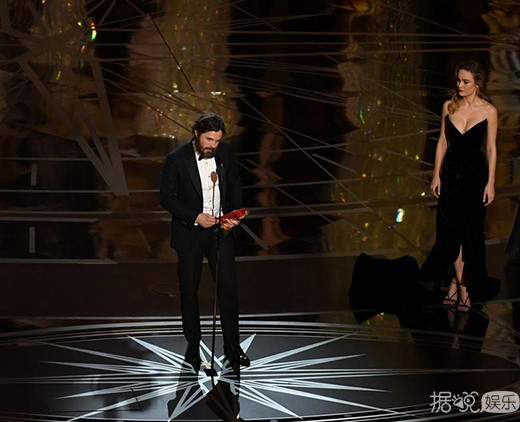 卡西·阿弗莱克获第89届奥斯卡最佳男主角 这个奖本来是属于马特·达蒙的