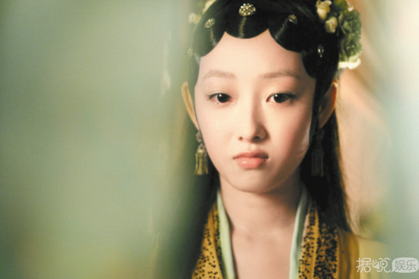 演林黛玉的蒋梦婕拍了《男人装》，画面这么性感！