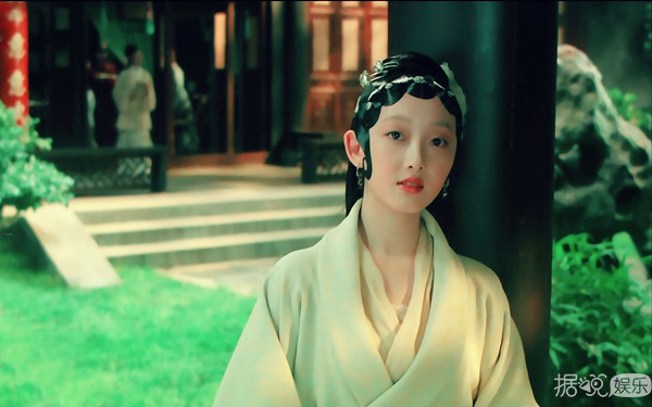 演林黛玉的蒋梦婕拍了《男人装》，画面这么性感！