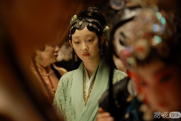 演林黛玉的蒋梦婕拍了《男人装》，画面这么性感！