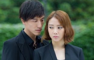 昔日《匆匆那年2》的“国民初恋”王萌黎实力演绎“冷艳巫师”