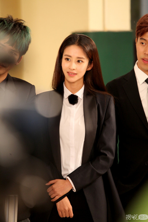 《二十四小时》陈坤吴磊董大力香港街头上演西装版《无间道》