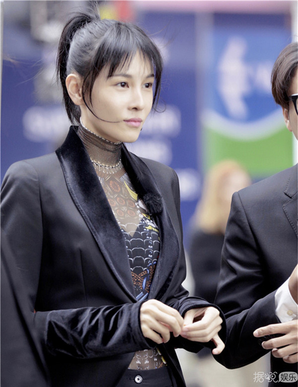 《二十四小时》陈坤吴磊董大力香港街头上演西装版《无间道》