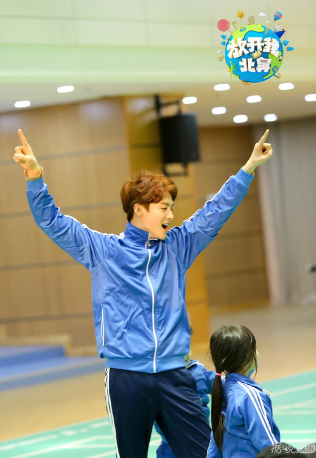 《放开我北鼻》马天宇变身2D人形立牌怒刷存在感