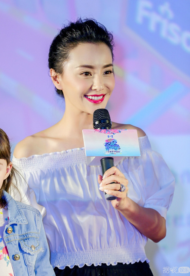 《妈妈是超人》安吉小鱼儿相爱相杀，伊能静愿当女儿奴