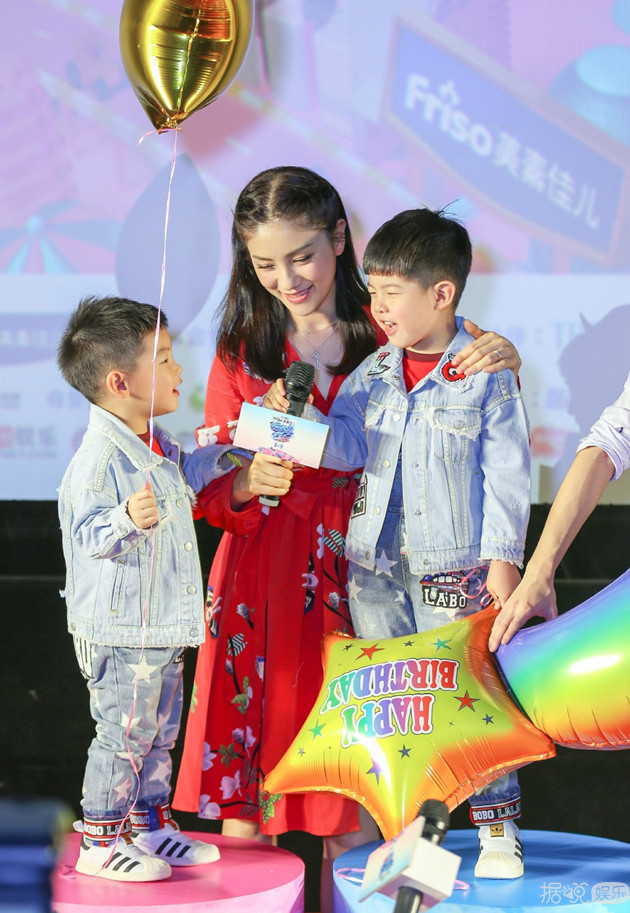 《妈妈是超人》安吉小鱼儿相爱相杀，伊能静愿当女儿奴