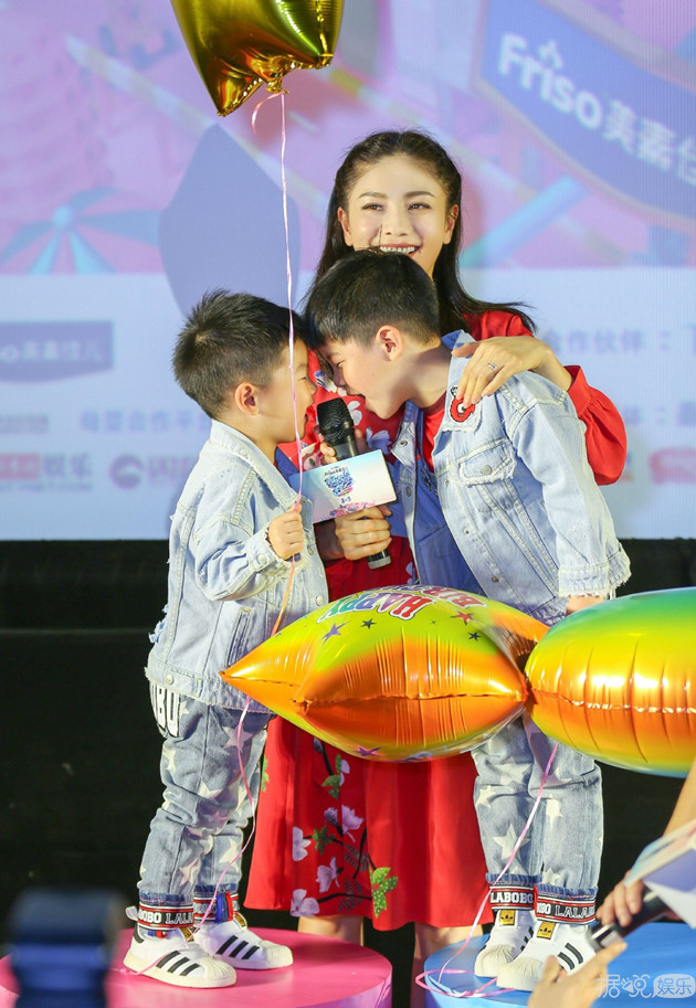 《妈妈是超人》安吉小鱼儿相爱相杀，伊能静愿当女儿奴