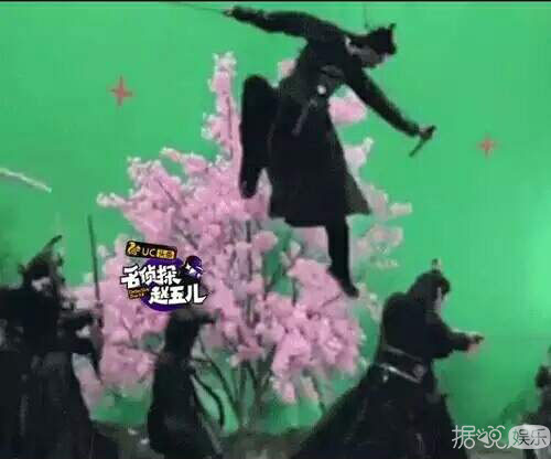 于小彤拍戏时被威亚勒住脖子,看完后觉得整个人都不好了 于小彤拍戏时被威亚勒住脖子,看完后觉得整个人都不好了