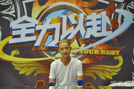 于小彤拍戏时被威亚勒住脖子,看完后觉得整个人都不好了 于小彤拍戏时被威亚勒住脖子,看完后觉得整个人都不好了