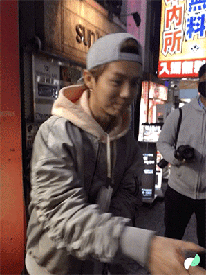 鹿晗的这两张素颜照，被疑似TFboys粉丝表示零分都达不到