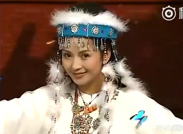 《还珠格格》香妃引蝴蝶 网友评论旧版是“引蝴蝶”吐槽新版是“扑蛾子”