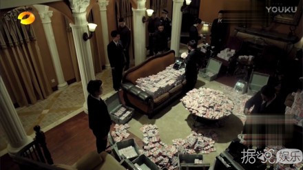 反腐大剧《人民的名义》花式点钞片段爆红 亮瞎了网友眼睛