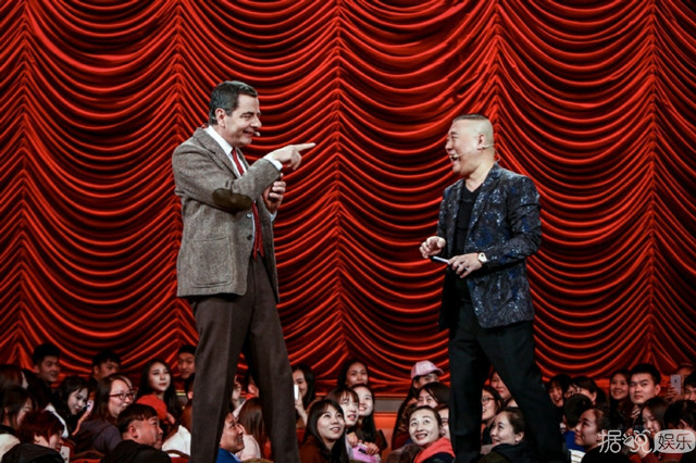 《欢乐喜剧人》收官文松夺冠，憨豆郭德纲舞台会师