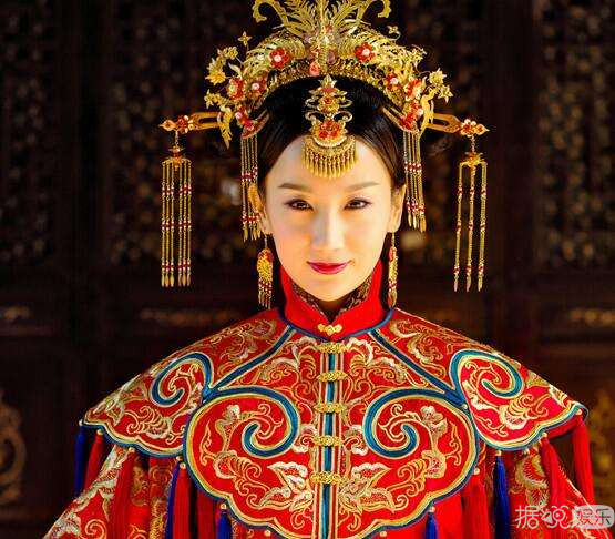 《漂洋过海来看你》中“冷美人”高洋饰演温婉的现代闺秀“严晓秋” 《漂洋过海来看你》中“冷美人”高洋饰演温婉的现代闺秀“严晓秋”