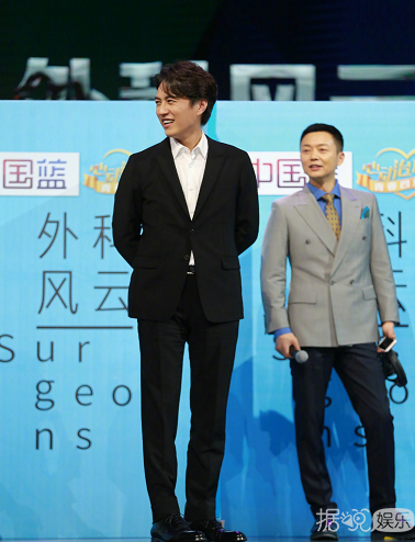 电视剧《外科风云》发布会靳东白百合一言不合就开怼