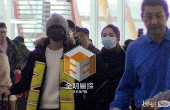 邓紫棋与JW前度十指紧扣游日本 网友说：换男友频率堪比思聪