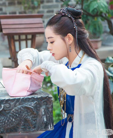 祝绪丹《画心师》造型 宛如仙子 仙气丝毫不输杨幂